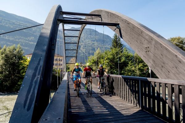 ponte-adda7B0D109F-DB9D-130E-7F9C-8814A5C314BF.jpg
